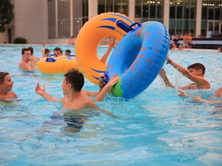 Strandok Éjszakája az élményfürdőben (2023) - fotó: 