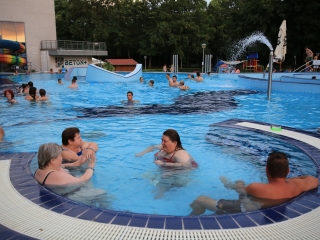 Strandok Éjszakája az élményfürdőben (2023) - fotó: 