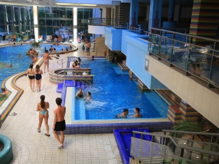 Strandok Éjszakája az élményfürdőben (2023) - fotó: 