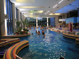 Strandok Éjszakája az élményfürdőben (2023) - fotó: 