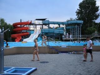 Strandok Éjszakája az élményfürdőben (2023) - fotó: 