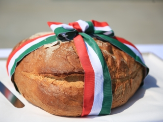 Újvárosi Fesztivál – a zászlóbontás képei - fotó: 