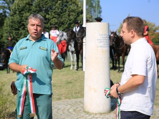 Zarándokok II. Lajos nyomában a Lajos-köveknél - fotó: 