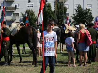 Zarándokok II. Lajos nyomában a Lajos-köveknél - fotó: 