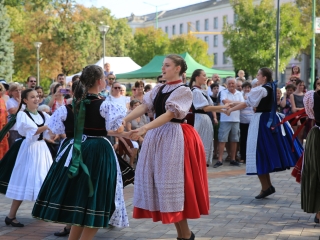 KönyvTér a Városháza téren (2023) - fotó: 