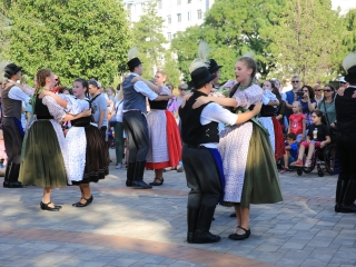 KönyvTér a Városháza téren (2023) - fotó: 