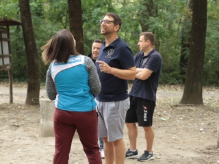 Az erdei tornapálya megtisztítása - fotó: 