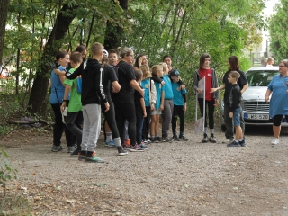 Az erdei tornapálya megtisztítása - fotó: 