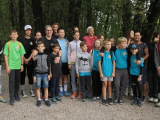 Az erdei tornapálya megtisztítása - fotó: 