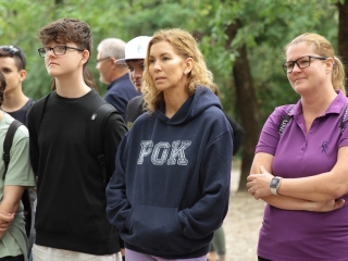 Az erdei tornapálya megtisztítása - fotó: 