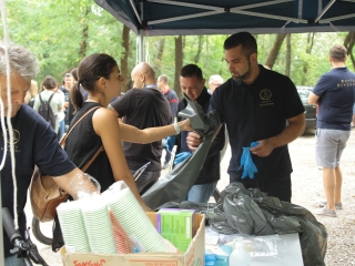 Az erdei tornapálya megtisztítása - fotó: 