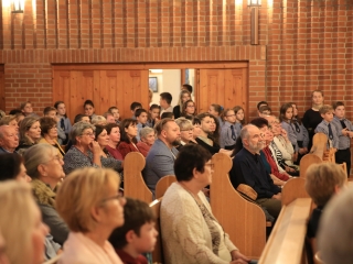 Nemes célért énekeltek, muzsikáltak - fotó: 