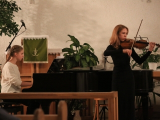 Nemes célért énekeltek, muzsikáltak - fotó: 