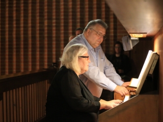 Nemes célért énekeltek, muzsikáltak - fotó: 