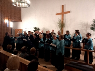 Nemes célért énekeltek, muzsikáltak - fotó: 