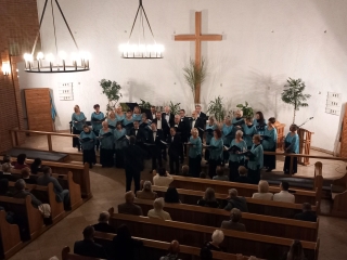 Nemes célért énekeltek, muzsikáltak - fotó: 