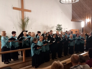 Nemes célért énekeltek, muzsikáltak - fotó: 