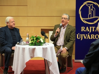 Gálvölgyi János volt a "Rajta, Újváros!" Egyesület sorozatának vendége - fotó: 