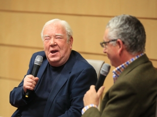 Gálvölgyi János volt a "Rajta, Újváros!" Egyesület sorozatának vendége - fotó: 