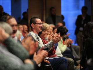 Gálvölgyi János volt a "Rajta, Újváros!" Egyesület sorozatának vendége - fotó: 