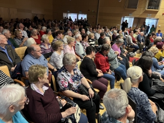 Gálvölgyi János volt a "Rajta, Újváros!" Egyesület sorozatának vendége - fotó: 