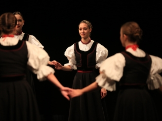 Dunaújvárosi Vasas Táncegyüttes – közös ünnep a Bartókban - fotó: 