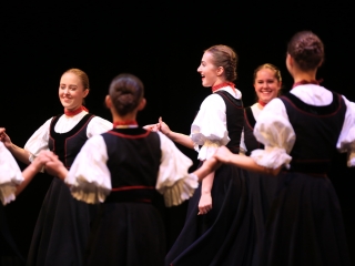 Dunaújvárosi Vasas Táncegyüttes – közös ünnep a Bartókban - fotó: 