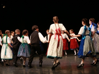 Dunaújvárosi Vasas Táncegyüttes – közös ünnep a Bartókban - fotó: 