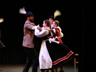 Dunaújvárosi Vasas Táncegyüttes – közös ünnep a Bartókban - fotó: 