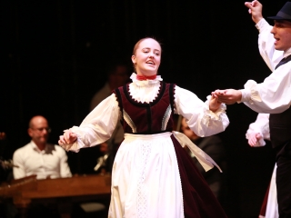 Dunaújvárosi Vasas Táncegyüttes – közös ünnep a Bartókban - fotó: 