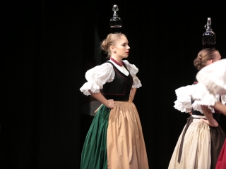 Dunaújvárosi Vasas Táncegyüttes – közös ünnep a Bartókban - fotó: 