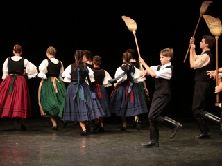 Dunaújvárosi Vasas Táncegyüttes – közös ünnep a Bartókban - fotó: 