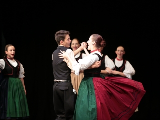 Dunaújvárosi Vasas Táncegyüttes – közös ünnep a Bartókban - fotó: 