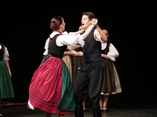 Dunaújvárosi Vasas Táncegyüttes – közös ünnep a Bartókban - fotó: 