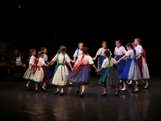 Dunaújvárosi Vasas Táncegyüttes – közös ünnep a Bartókban - fotó: 