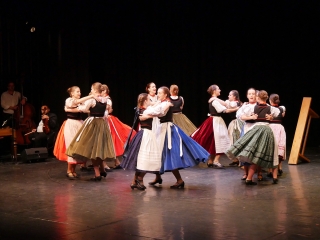 Dunaújvárosi Vasas Táncegyüttes – közös ünnep a Bartókban - fotó: 