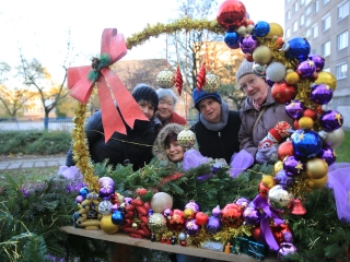 Köszöntő a Római városrészben, Adventi Forgatag a Városháza téren - fotó: 
