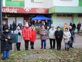 Köszöntő a Római városrészben, Adventi Forgatag a Városháza téren - fotó: 