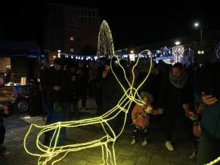 Köszöntő a Római városrészben, Adventi Forgatag a Városháza téren - fotó: 