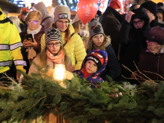 Köszöntő a Római városrészben, Adventi Forgatag a Városháza téren - fotó: 