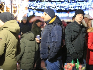 Köszöntő a Római városrészben, Adventi Forgatag a Városháza téren - fotó: 