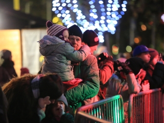 Köszöntő a Római városrészben, Adventi Forgatag a Városháza téren - fotó: 