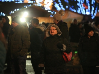 Köszöntő a Római városrészben, Adventi Forgatag a Városháza téren - fotó: 