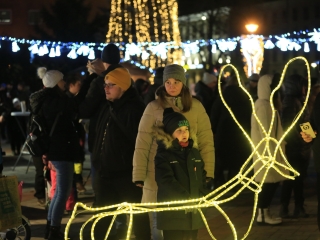 Köszöntő a Római városrészben, Adventi Forgatag a Városháza téren - fotó: 