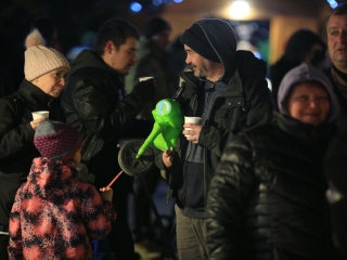 Köszöntő a Római városrészben, Adventi Forgatag a Városháza téren - fotó: 