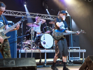 A Rockmaraton képekben - első nap. Omen, Rómaó Vérzik, Kovbojok, Baracka - fotó: Sándor Judit