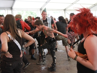 A Rockmaraton képekben - első nap. Omen, Rómaó Vérzik, Kovbojok, Baracka - fotó: Sándor Judit