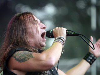 A Rockmaraton képekben - első nap. Omen, Rómaó Vérzik, Kovbojok, Baracka - fotó: Sándor Judit