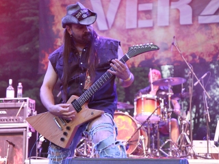 A Rockmaraton képekben - első nap. Omen, Rómaó Vérzik, Kovbojok, Baracka - fotó: Sándor Judit