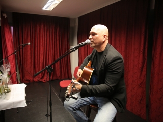 "Keresem az utam" – Kiss Zsuzsanna kiállítása - fotó: 